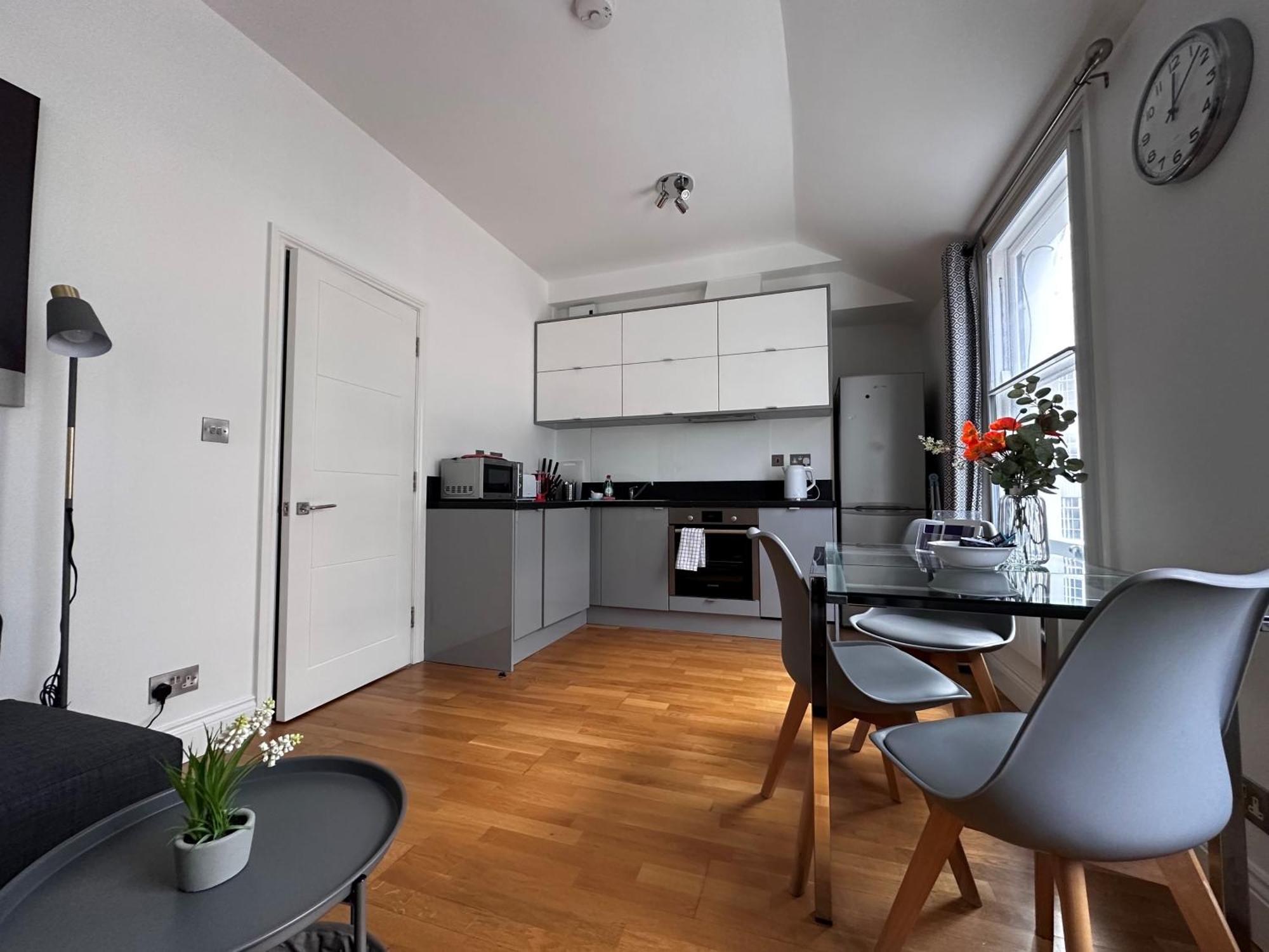 Apt 4, Soho Apartments 2Nd Floor By Indigo Flats Лондон Екстер'єр фото